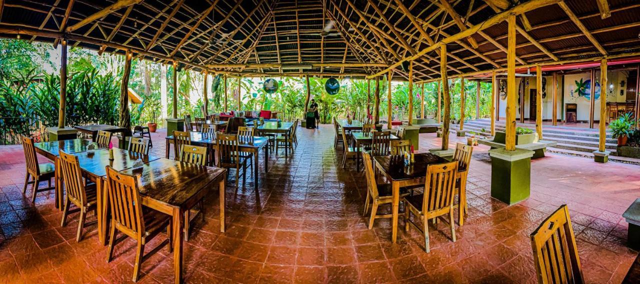 Jaco Hotel Docelunas Exterior foto