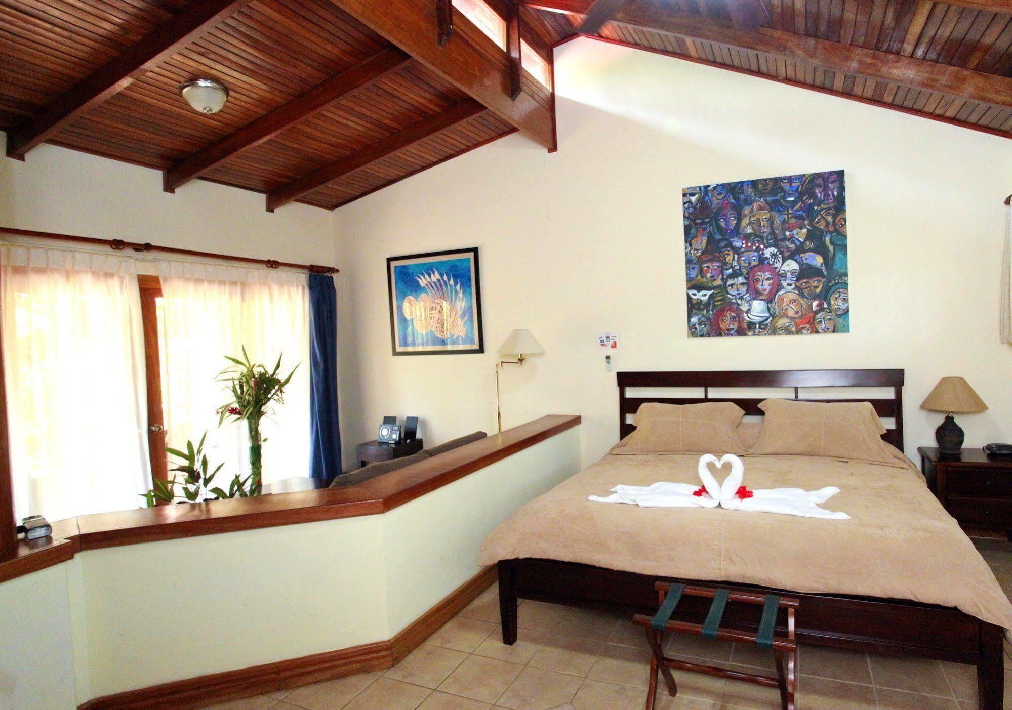 Jaco Hotel Docelunas Exterior foto